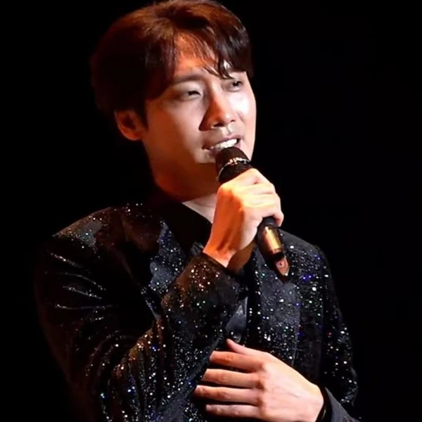 充滿粉絲愛的Choi Woojin人氣照片