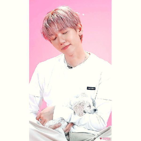 Popular photo full of fans’ love for Yoon Soyang