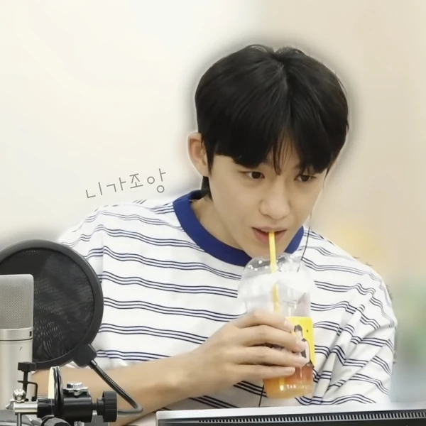 The most loved look of Shin Seungtae today