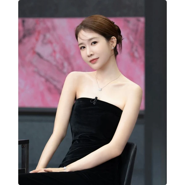 Popular photo full of fans’ love for Yoo Inna
