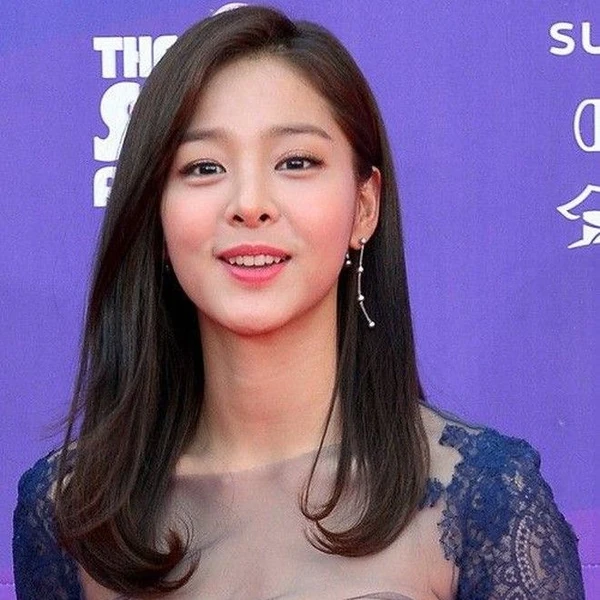 Popular photo full of fans’ love for Seol Inah