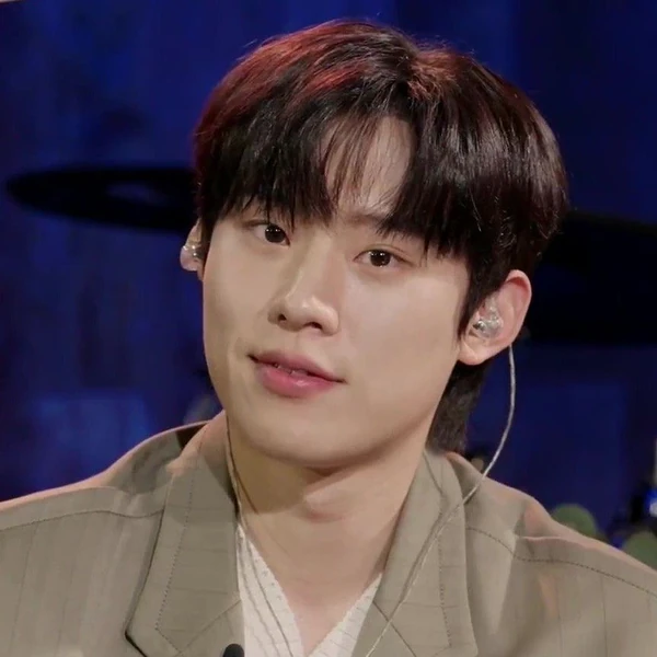 The most loved look of Kim Sungcheol today