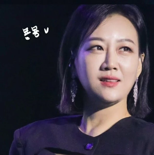 The most loved look of Jang Yoonjeong today
