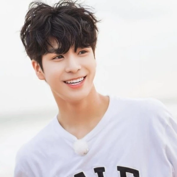 Popular photo full of fans’ love for Jeong Dongwon