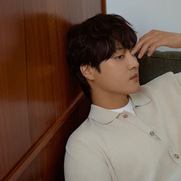 The most loved look of Yang Sejong today