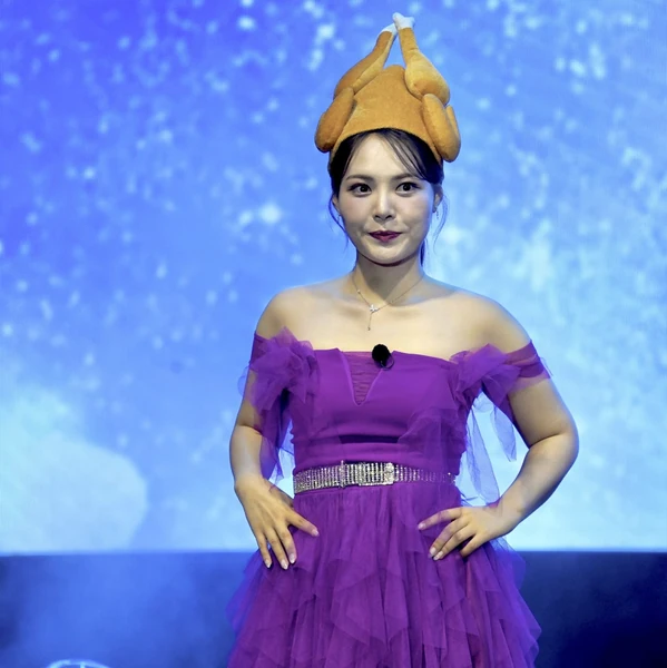 Popular photo full of fans’ love for Miss Kim