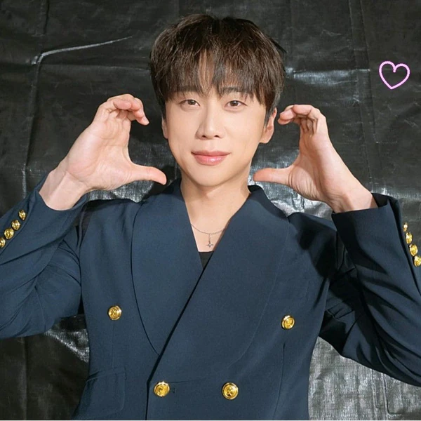 The most loved look of Namgung Jin today