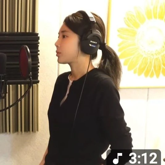 Popular photo full of fans’ love for Kim Soyou
