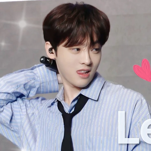 Popular photo full of fans’ love for Lee Taevin