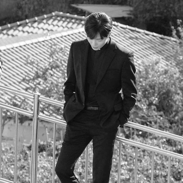 오늘 가장 사랑받은 김재욱의 모습