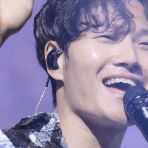 Penampilan Kim Jongkook yang paling disukai hari ini