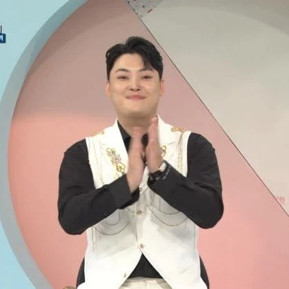 Popular photo full of fans’ love for Kim Kyungmin