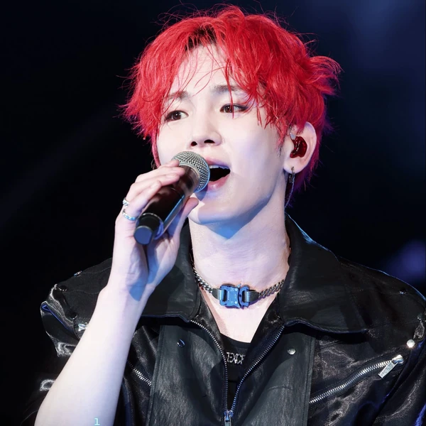 Popular photo full of fans’ love for Key