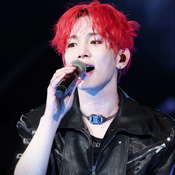 Popular photo full of fans’ love for Key