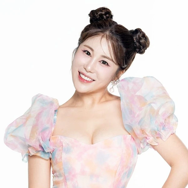 充满粉丝爱意的金韶宥人气照片