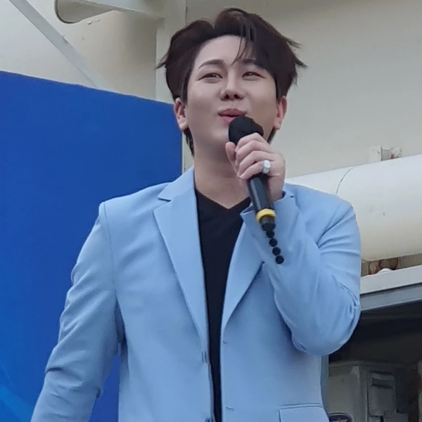 오늘 가장 사랑받은 김수찬의 모습