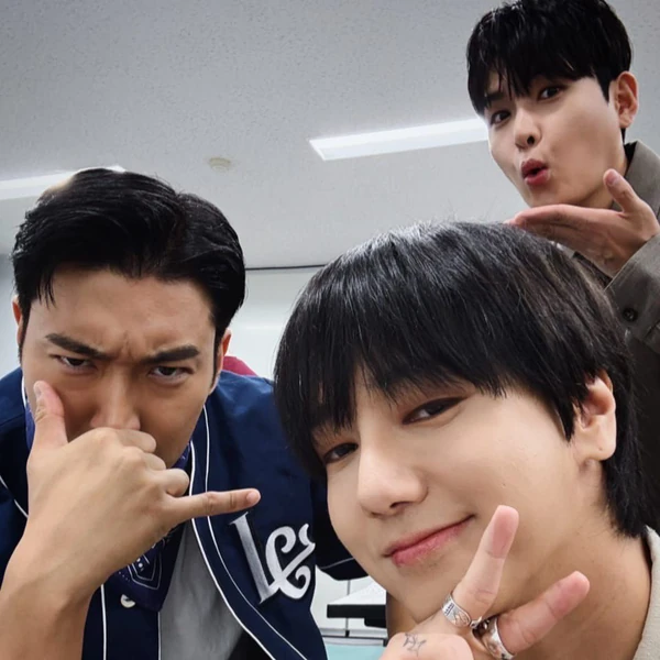 The most loved look of Choi Siwon today