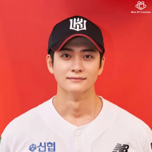The most loved look of Kang Taeoh today