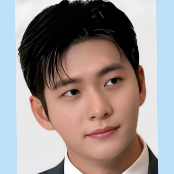 The most loved look of Kang Taeoh today