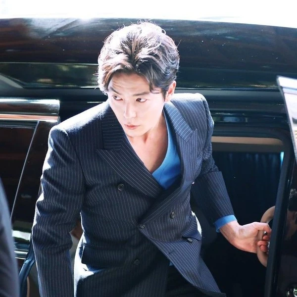The most loved look of Kim Jaewook today