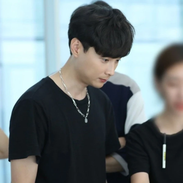 The most loved look of Min Kyunghoon today