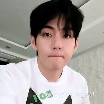 Top moment of Kim Taehyung (V) chosen by fans