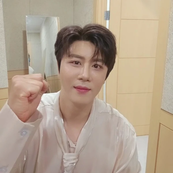 The most loved look of Jin Haesung today
