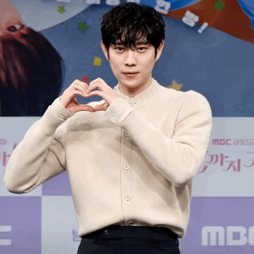 Popular photo full of fans’ love for Kim Youngdae