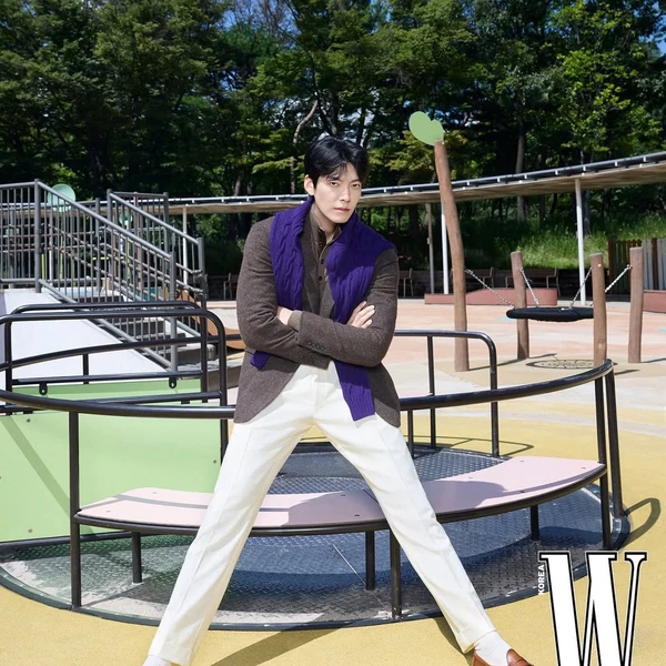 Penampilan Kim Woobin yang paling disukai hari ini