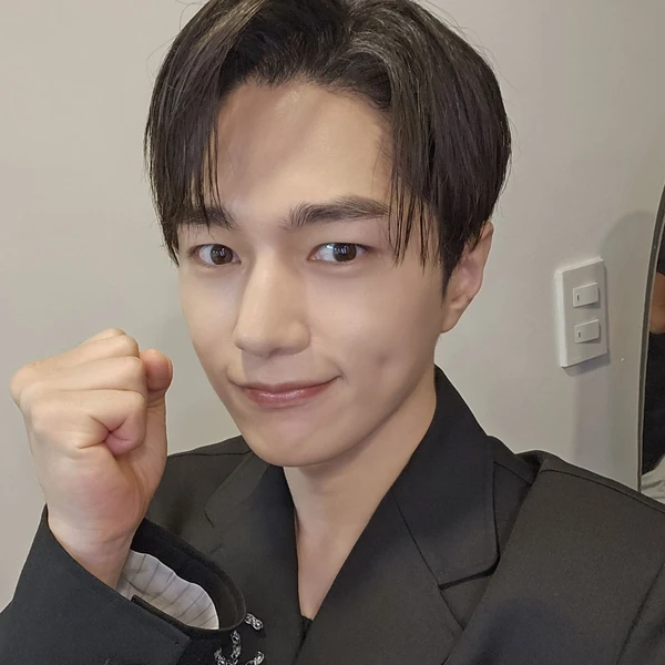 Top moment of Kim Myungsoo (L) chosen by fans