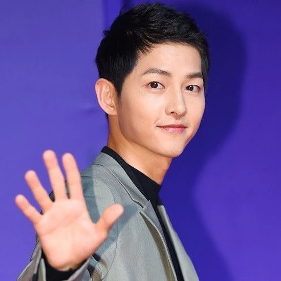 The most loved look of Song Joongki today