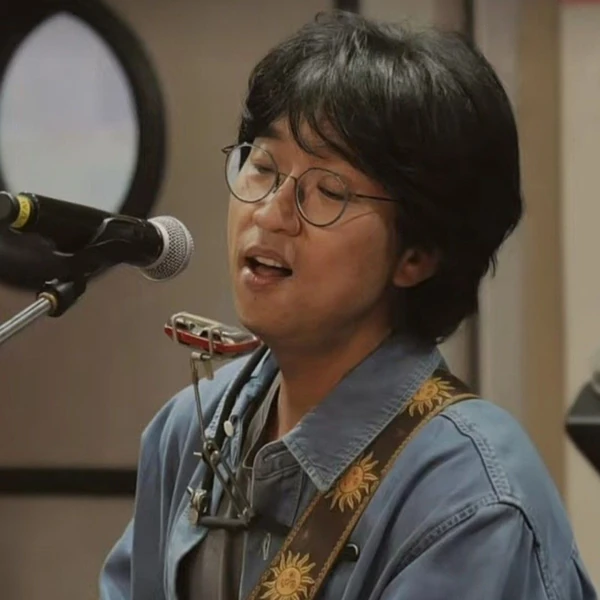 Popular photo full of fans’ love for Bak Changgeun