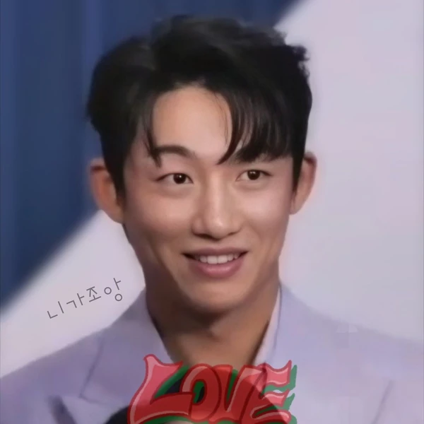 The most loved look of Shin Seungtae today