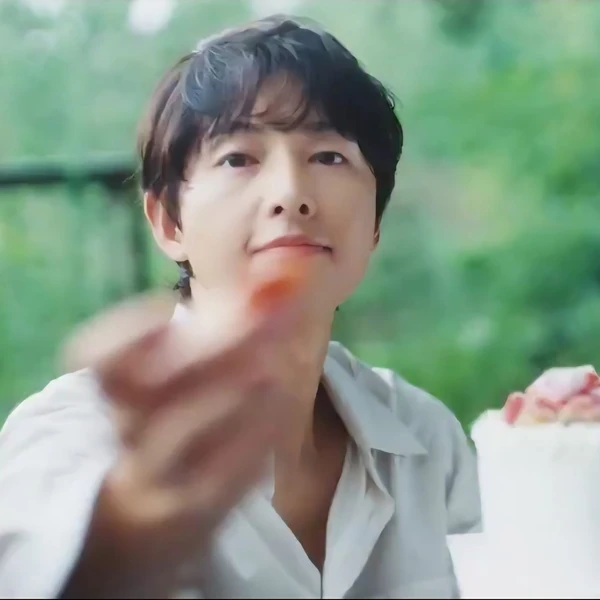 The most loved look of Song Joongki today