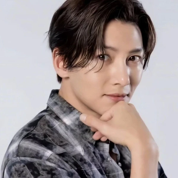 Popular photo full of fans’ love for Ji Changwook