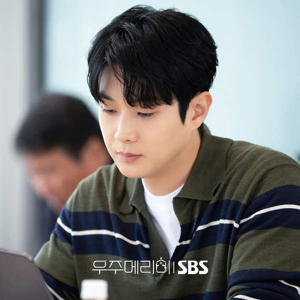 The most loved look of Choi Wooshik today