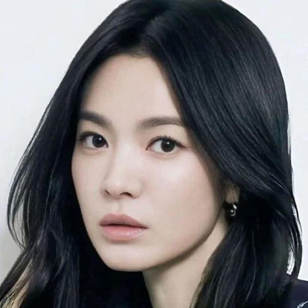 The most loved look of Song Hyekyo today
