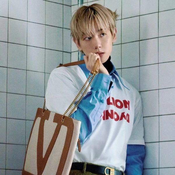 Popular photo full of fans’ love for Yoon Soyang