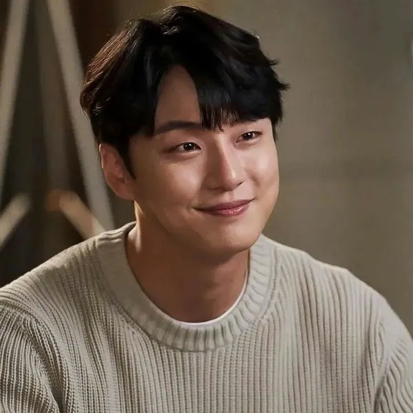 Representative photo of Yoon Shiyoon showing their charm