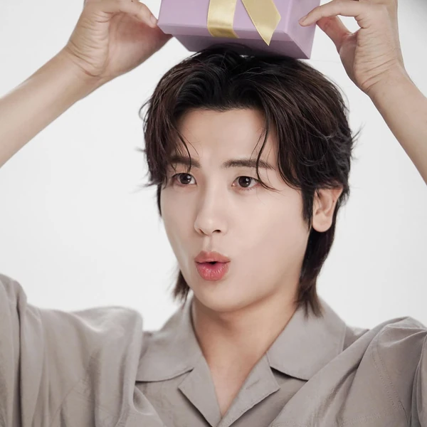 Representative photo of Park Hyungsik showing their charm