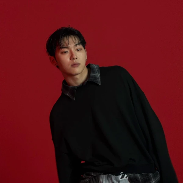 Popular photo full of fans’ love for Choi Hyunwook