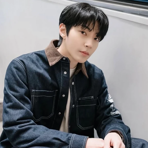 The most loved look of Hwang Inyoup today
