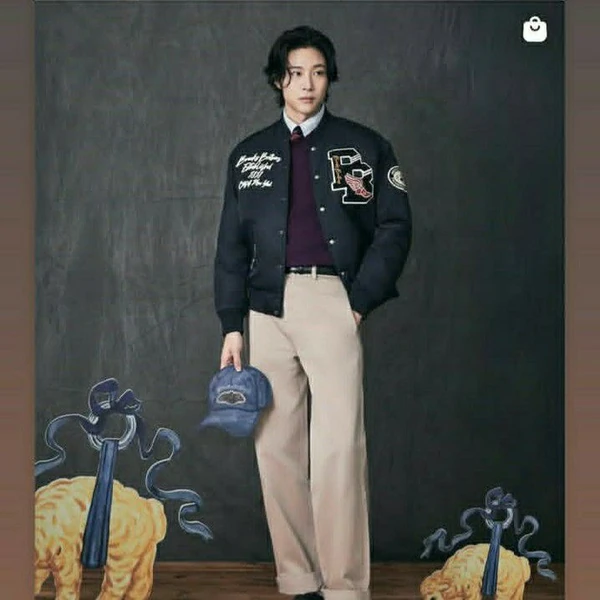 Popular photo full of fans’ love for Lee Jongwon