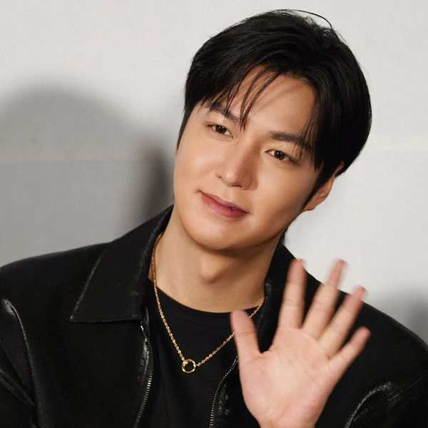 Today’s standout profile photo of Lee Minho on Choeaedol Celeb
