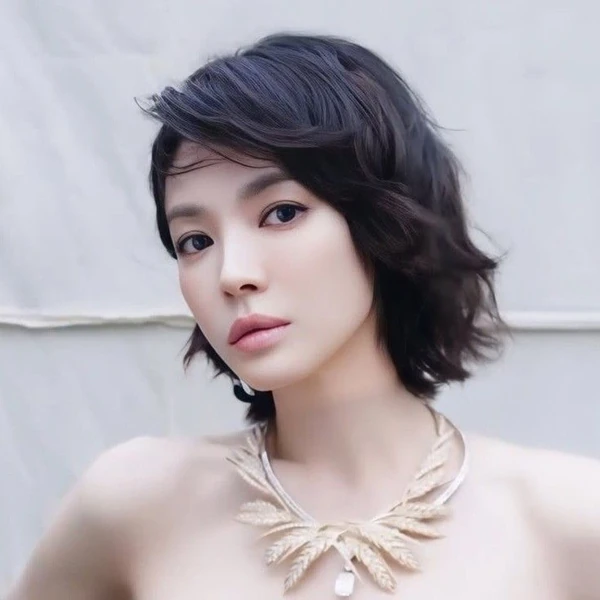 The most loved look of Song Hyekyo today