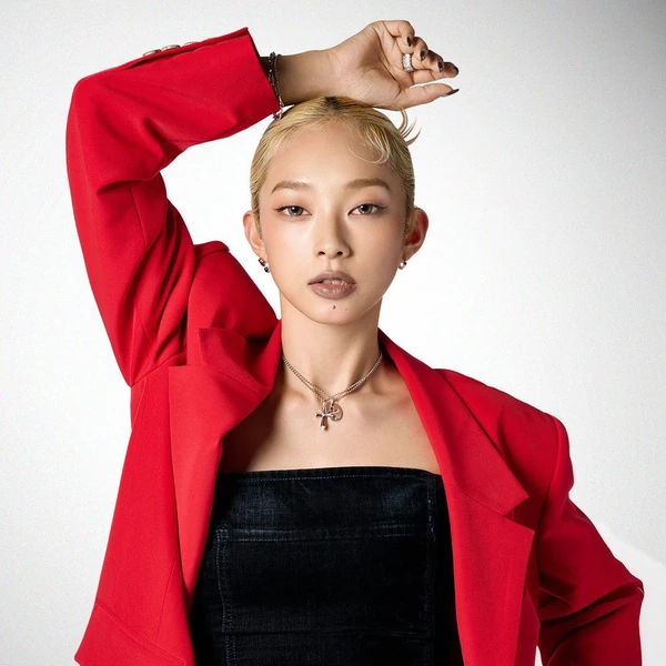 Popular photo full of fans’ love for KYOKA