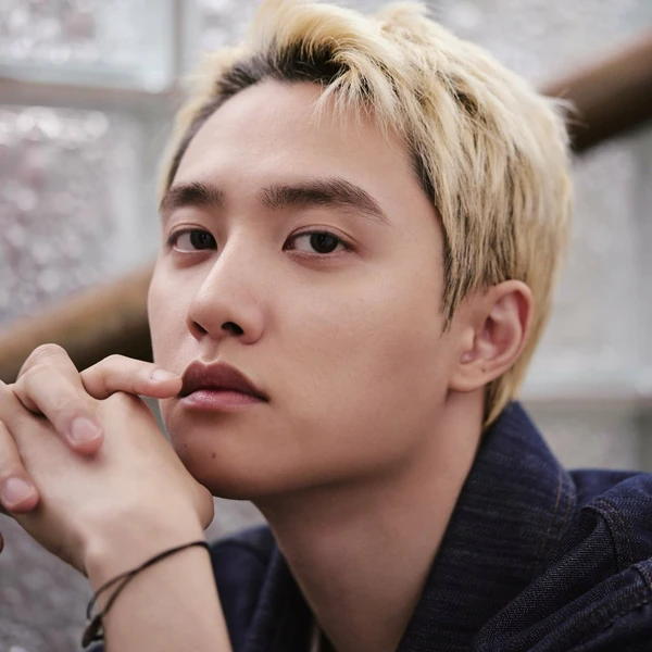 Foto populer Doh Kyungsoo (D.O.) yang penuh cinta dari penggemar