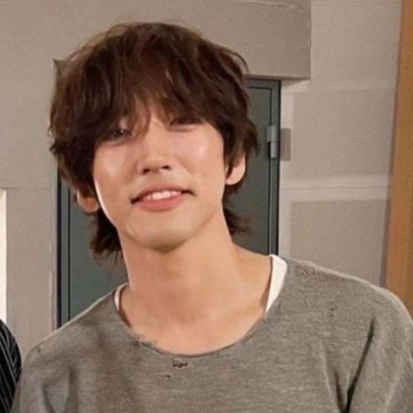 The most loved look of Lee Seungyoon today