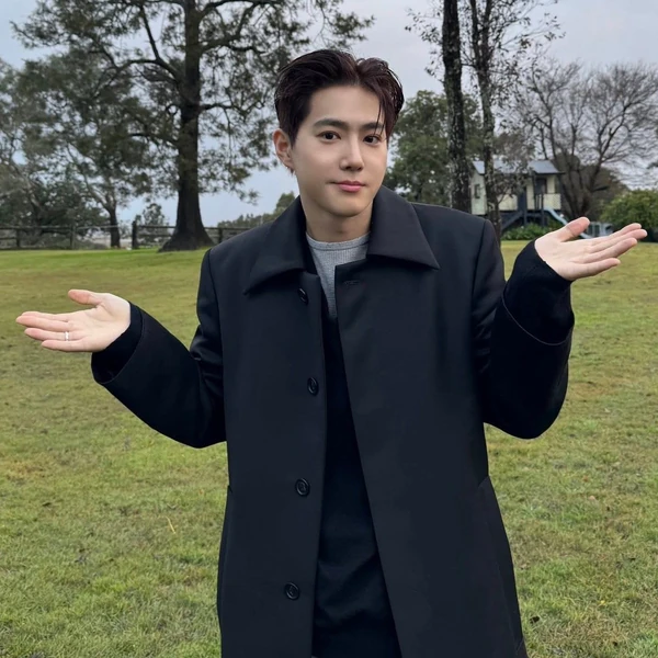 The most loved look of Suho today