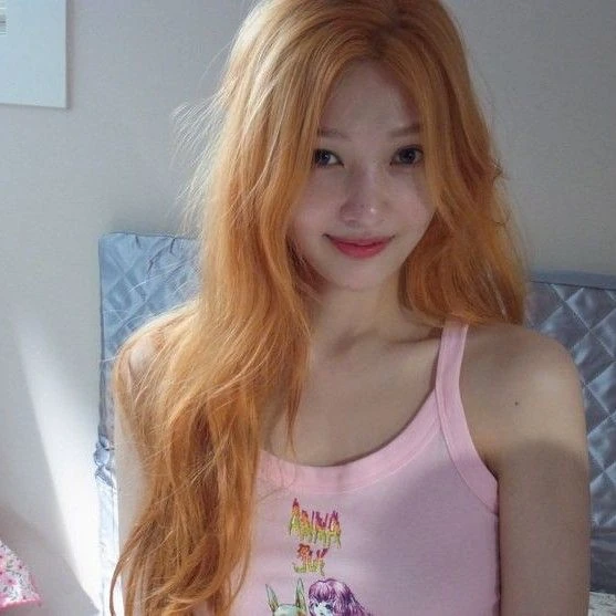 Popular photo full of fans’ love for JOY